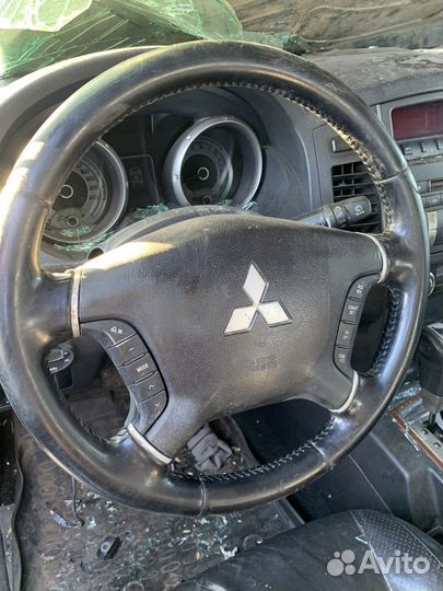 Подушка безопасности водителя mitsubishi pajero 4