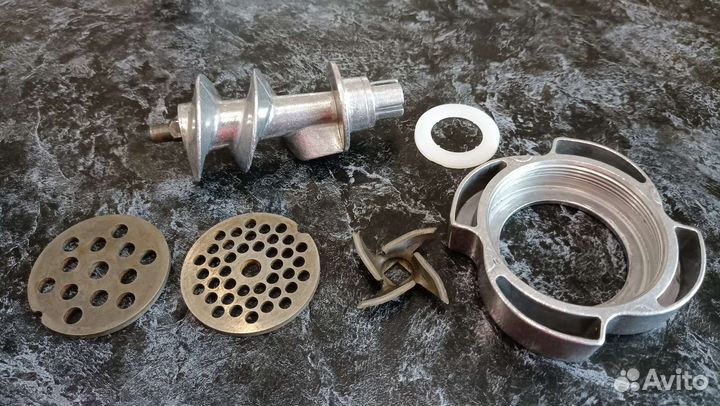 Мясорубка Аксион М12