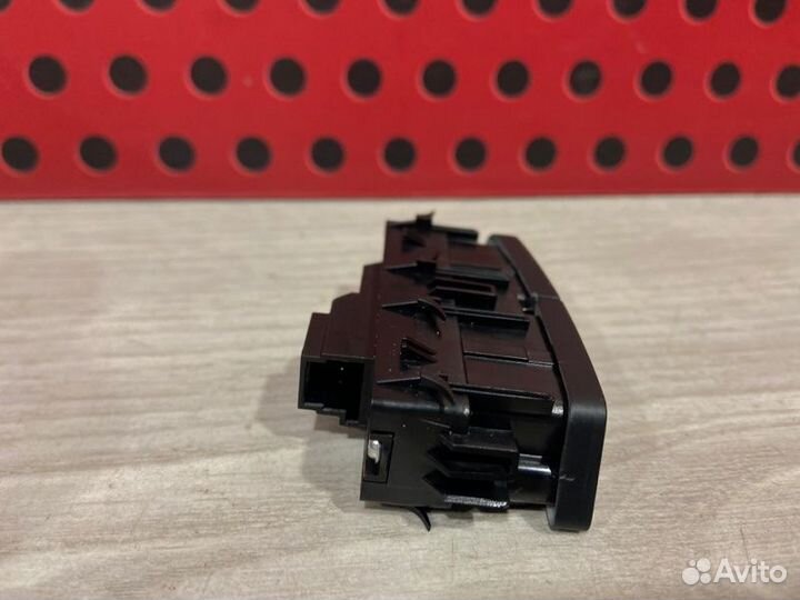 Кнопка центрального замка Mercedes-Benz Gle W166