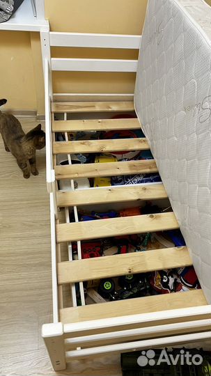 Детская кровать с матрасом