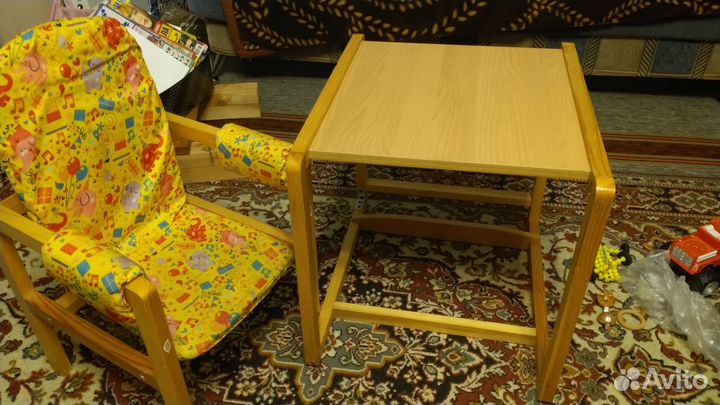 Детский стол и стульчик