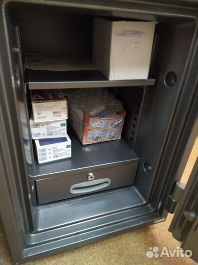 Продам сейф