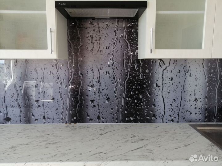 Фартук из стекла на кухню - закаленное стекло