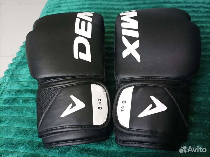 Боксерские перчатки