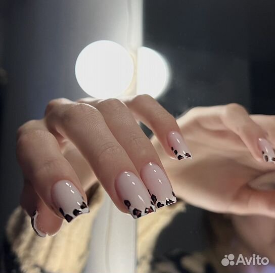 Мастер маникюра, наращивание ногтей