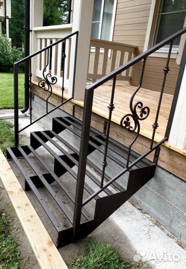 Перила деревянные с монтажем