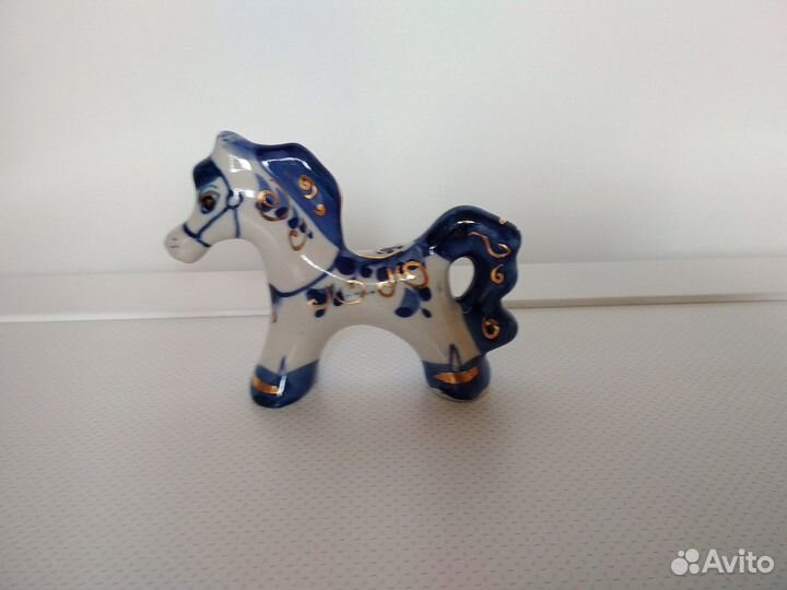 Статуэтка, фарфор, гжель, конь (лошадка)