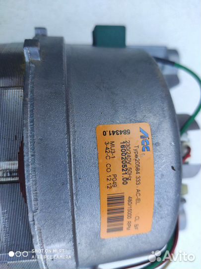 Двигататель стиральной машины Indesit Wisl103