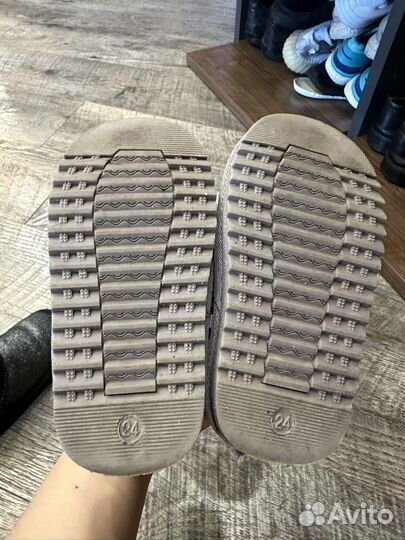 Ботинки для девочки 24,25,26