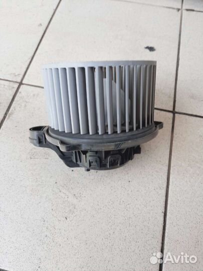 Моторчик печки Лада Калина 2