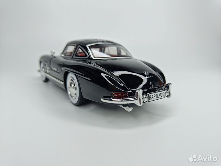 Модель Автомобиля Mercedes Benz 300 SL