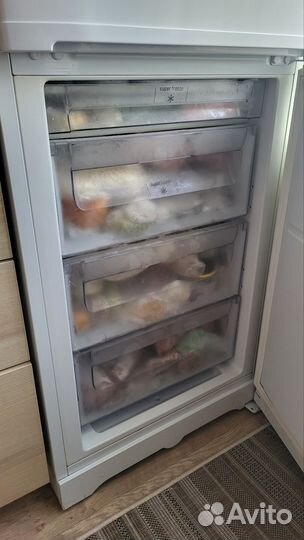 Холодильник бу Аристон