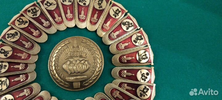 Комплект Винтаж значки на вымпелах Олимпиада 80