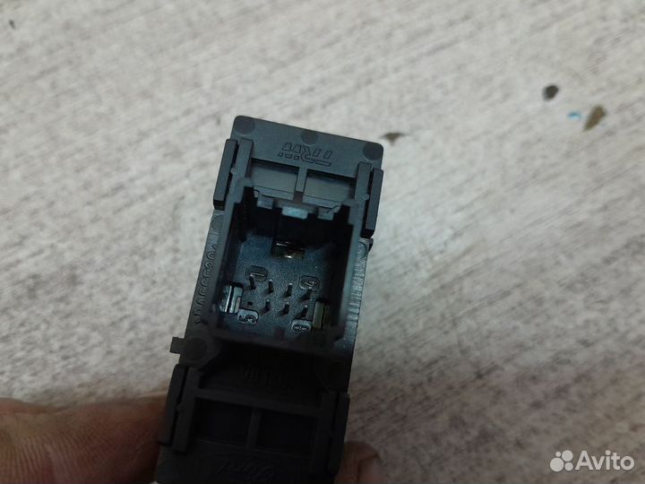 Кнопка обогрева стекла Ford Fiesta Mk5 (2002—2008)