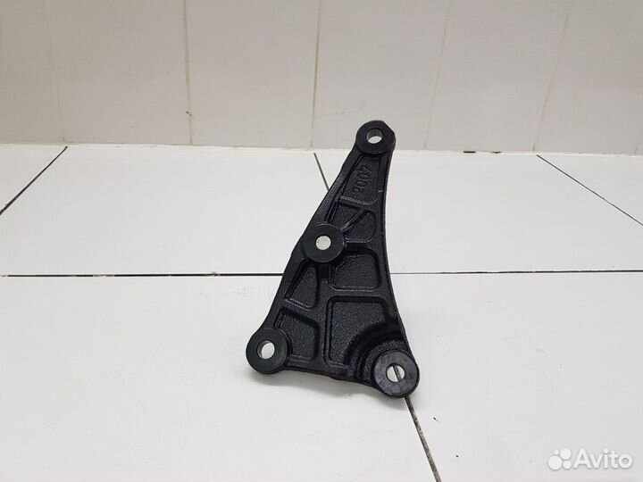 Кронштейн опоры кпп (Haval F7)