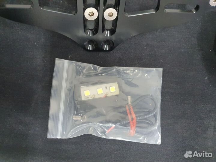 Крепление номера для мотоцикла с поворотниками