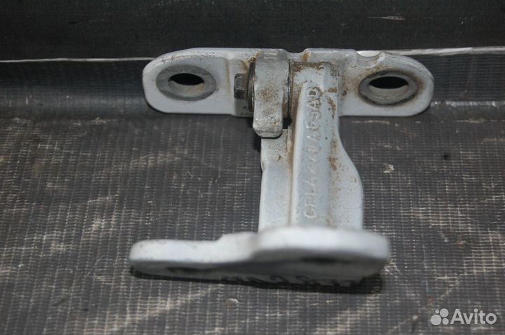 Шарнир дверной задний левый - Jaguar F-Pace