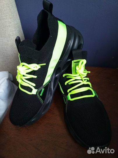 Кроссовки мужские 42 размер новые