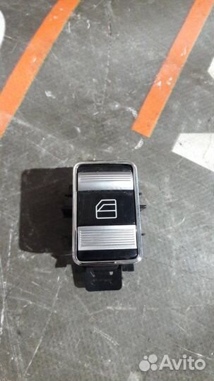 Кнопка стеклоподъемника передняя правая