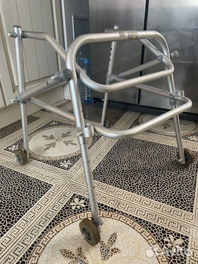 Ходунки детские Armed FS9122L 4-х колесные