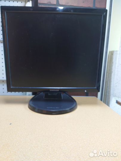 Монитор Samsung 19