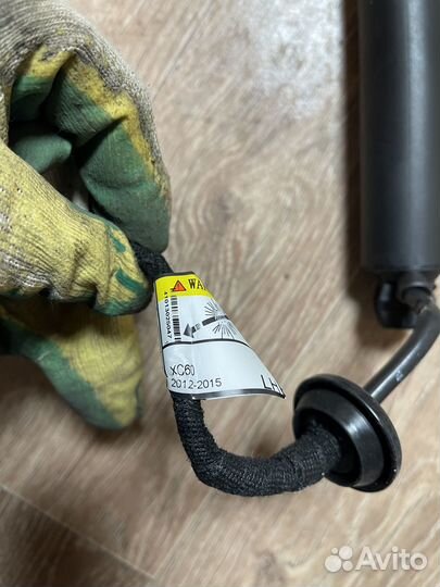 Амортизатор багажника Volvo xc60