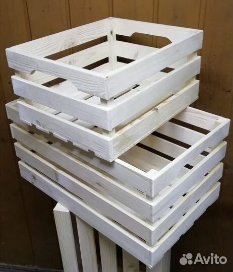 Деревянные ящики и кашпо