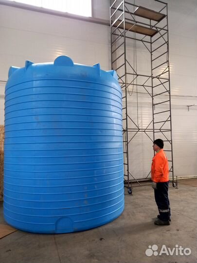 Емкость 25 кубов пластиковая для линий розлива