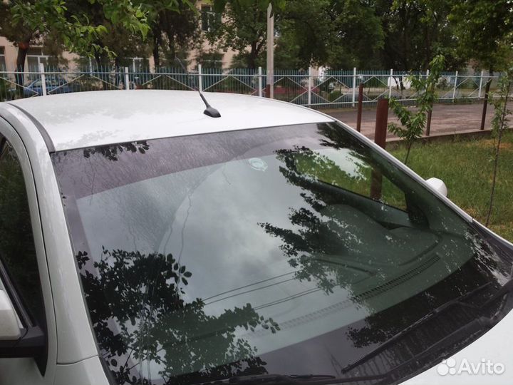 Лобовое стеклона Шевроле Кобальт