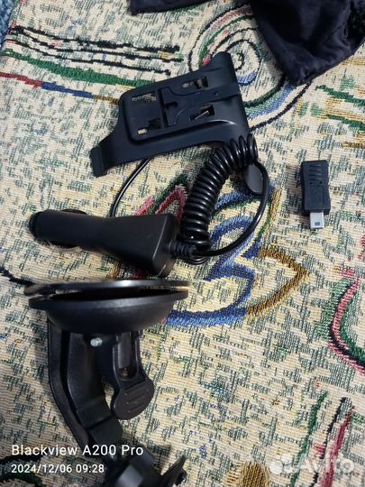 Продаю автомобильный навигатор и видеорегистратор