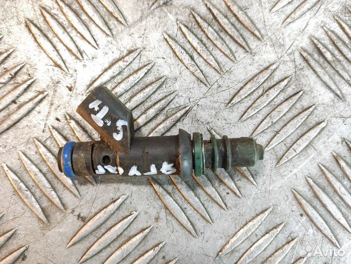 Форсунка двигателя Jaguar S-type 1999 2008