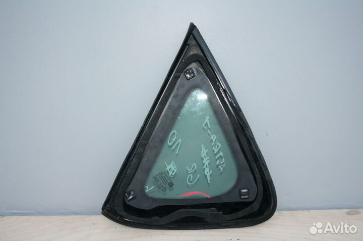 Форточка задняя правая хэтчбек Опель Астра J Джей