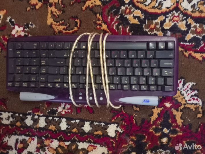 2 монитора и 3 клавиатуры