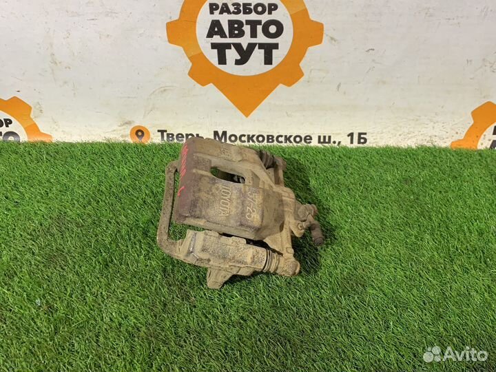 Супорт передний левый Toyota Carina T190