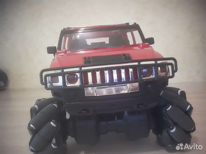 Внедорожник на пульте управления