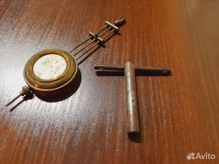 Ключ на настенные часы