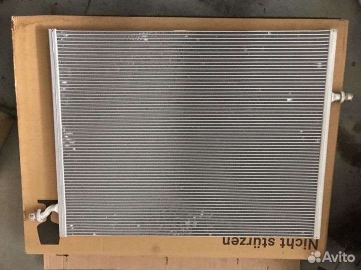 Радиатор низкотемпературного контура Mecedes-Benz