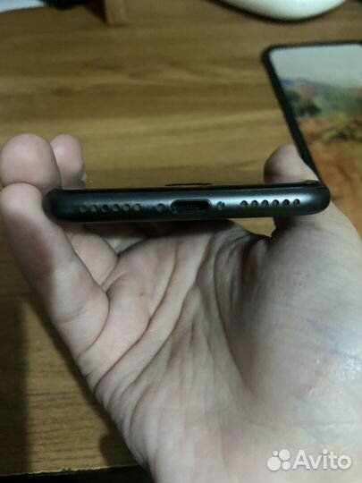 iPhone 8, 64 ГБ