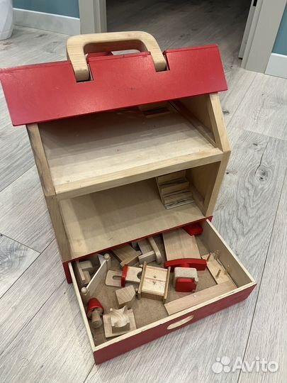 Домик кукольный