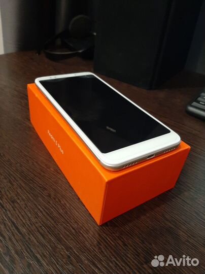 Xiaomi Redmi 5 Plus, 4/64 ГБ