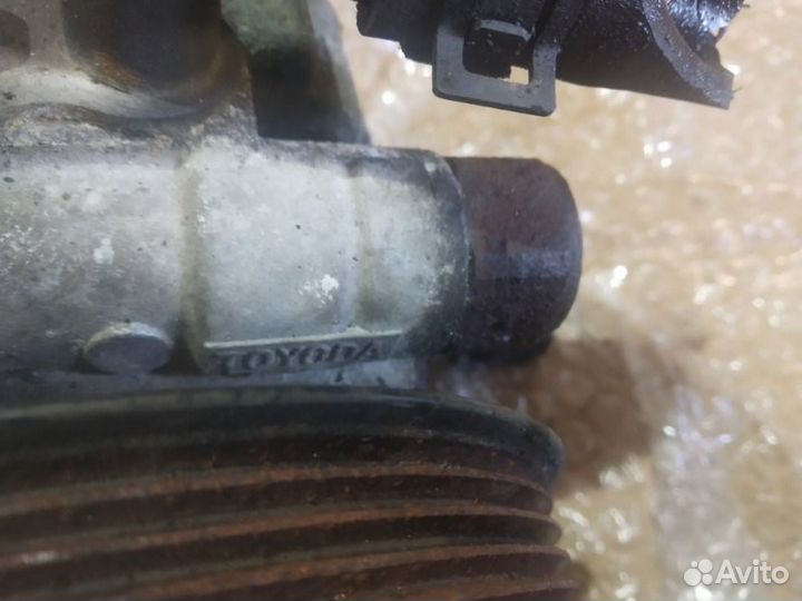 Насос гидроусилителя Toyota Camry V30 2azfe