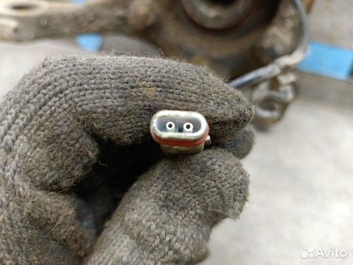 Кулак поворотный передний левый Opel Astra H (3D)