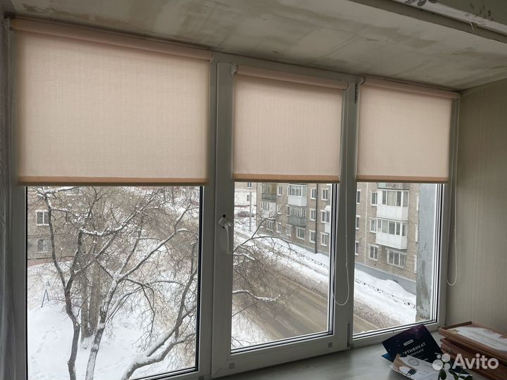 Рулонные шторы бу