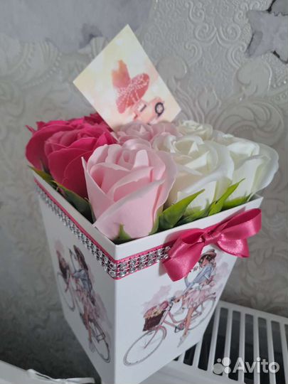 Коробочки с розами