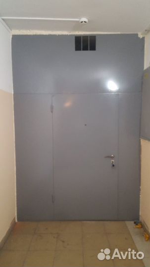 Тамбурная дверь в коридор