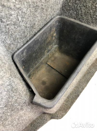 Обшивка багажника bmw e 34 правая часть