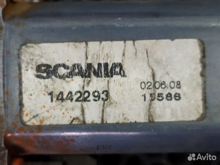 Моторчик стеклоподъемника правый