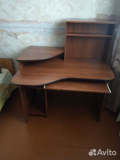 Компьютерный стол