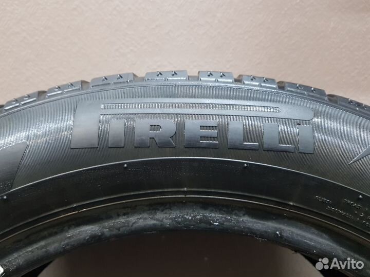 Pirelli Ice Zero 215/55 R17 98T