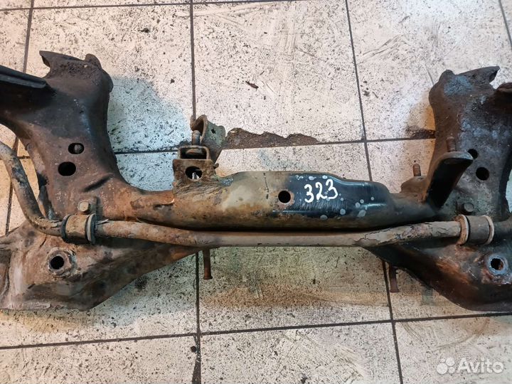 Подрамник Mazda 323 BG